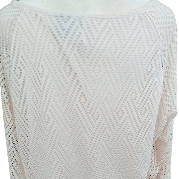 New Directions ivory laser cut lined sharkbite hem top, bell sleeves size XL - Picture 4 of 8